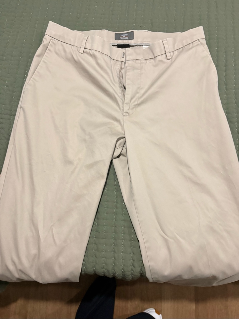 Dockers Men's Light Beige Chino Pants